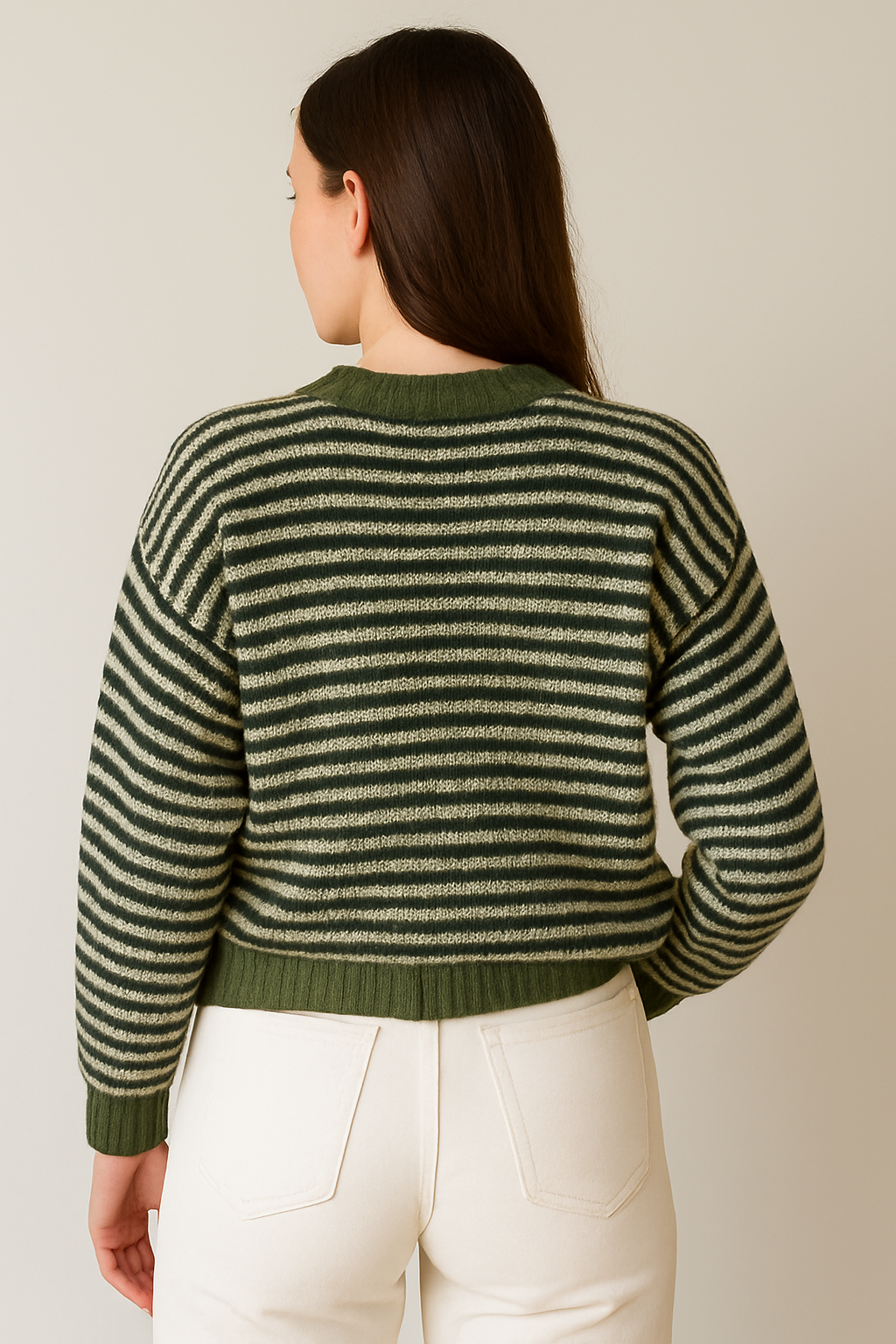 Zachte gestreepte trui – saliegroen